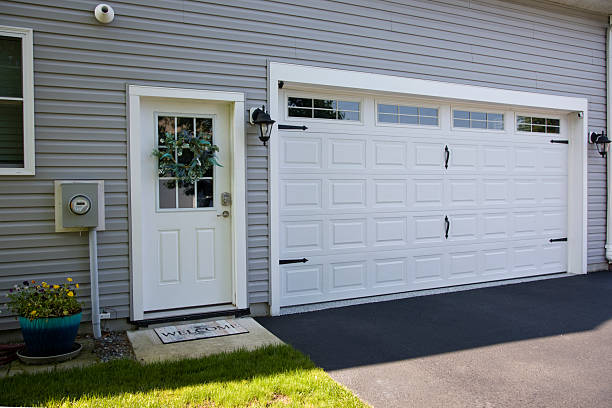 24/7 Emergency Garage Door Panel Replacement experts in Fort Hood, TX